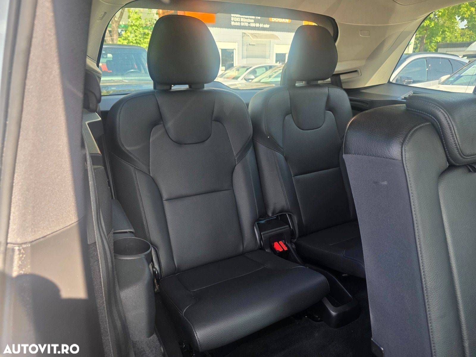 Volvo XC 90 - 9