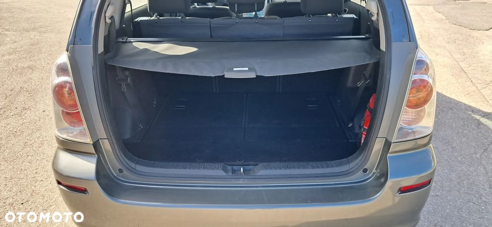 Toyota Corolla Verso 1.8 Sol + 7os - 14