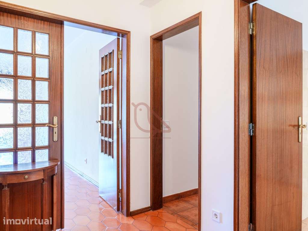 Apartamento T3 / Arrendamento / Cozinha Renovada /Varanda / Centro ... - Grande imagem: 5/31