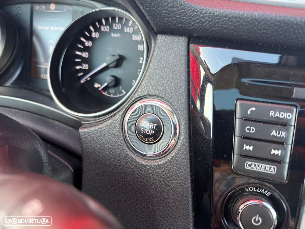 Nissan Qashqai 1.5 dCi N-Connecta J18+Led - 17