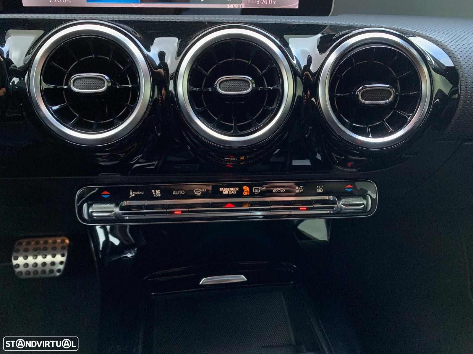 Mercedes-Benz A 250 e AMG Line - 32