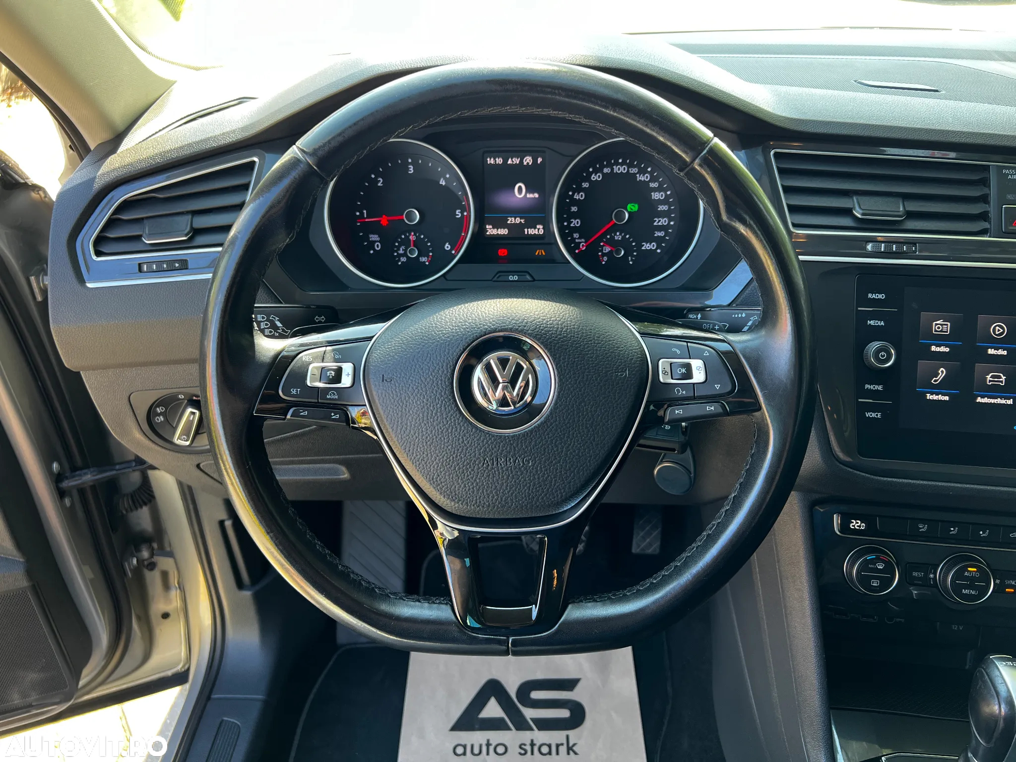 Volkswagen Tiguan 2.0 TDI SCR 4MOTION DSG R-Line - 25