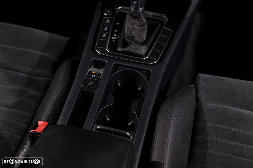 VW Passat Variant 2.0 TDi Highline DSG 4Motion - 18