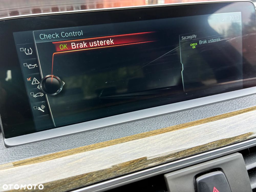 BMW Seria 3 330i Sport Line - 26