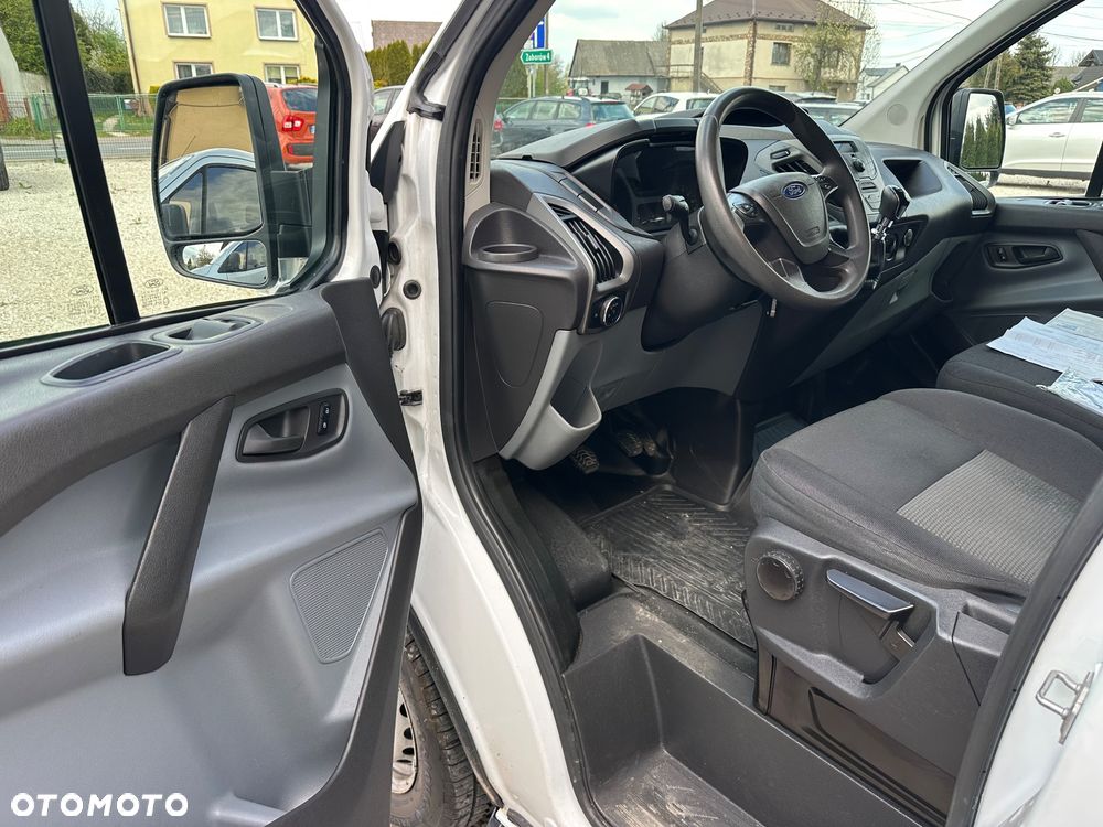 Ford TRANSIT CUSTOM - 13