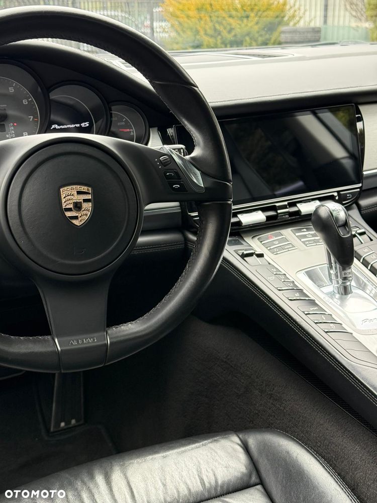 Porsche Panamera 4S PDK - 14