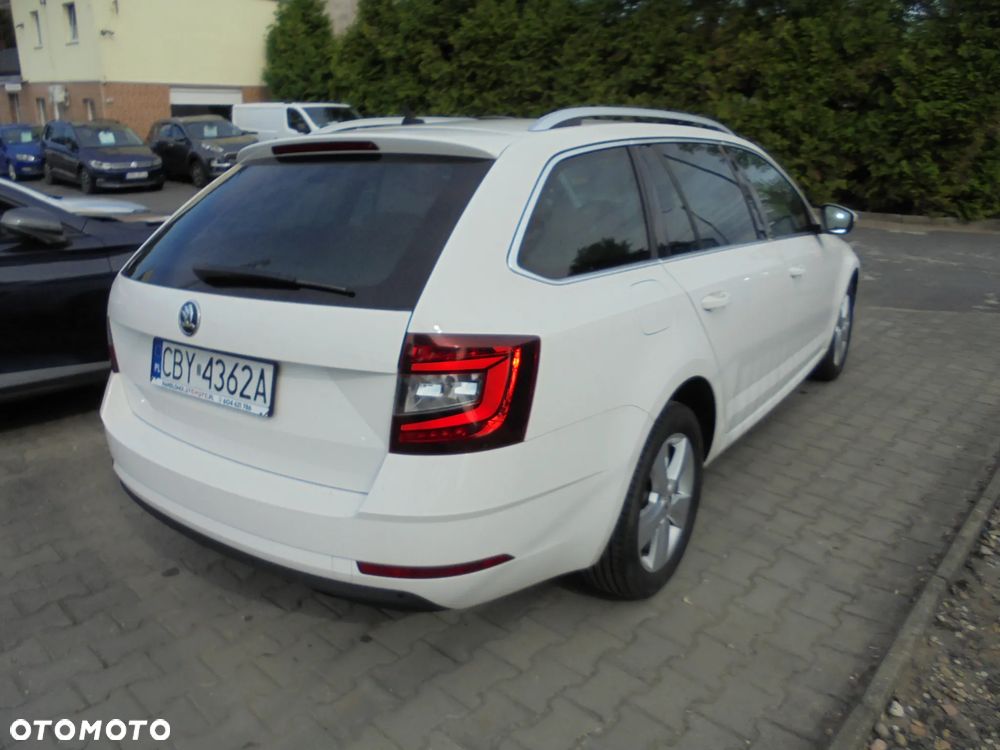 Skoda Octavia 2.0 TDI DSG Ambition - 5