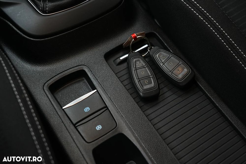 Ford Focus 1.0 EcoBoost MHEV Titanium - 11
