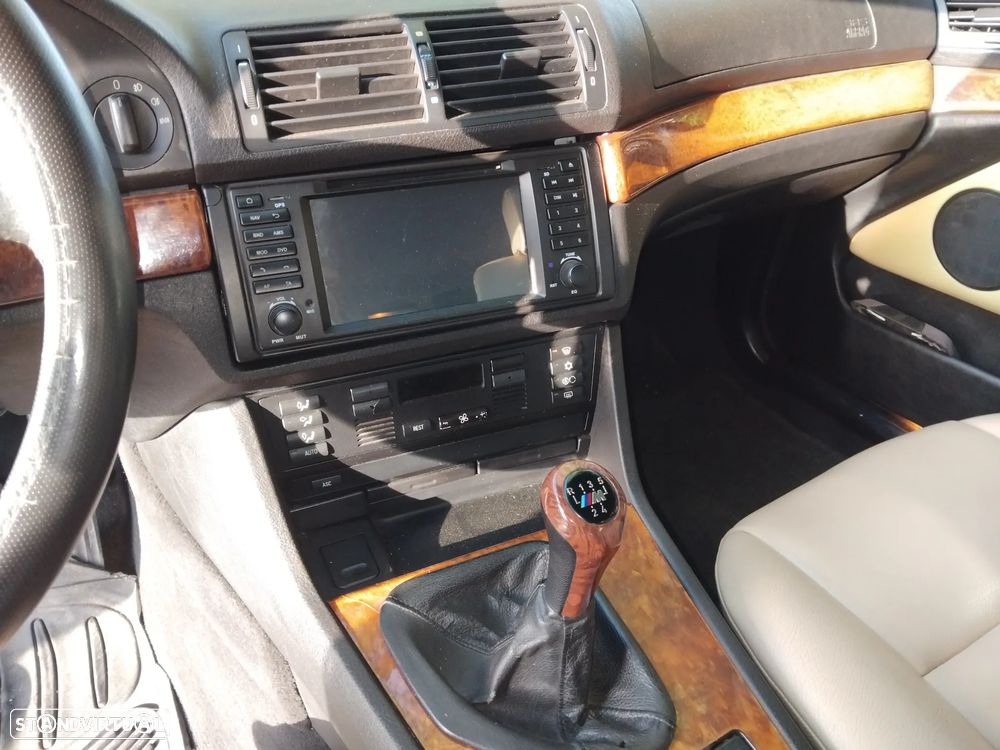 BMW 530 d Touring - 12