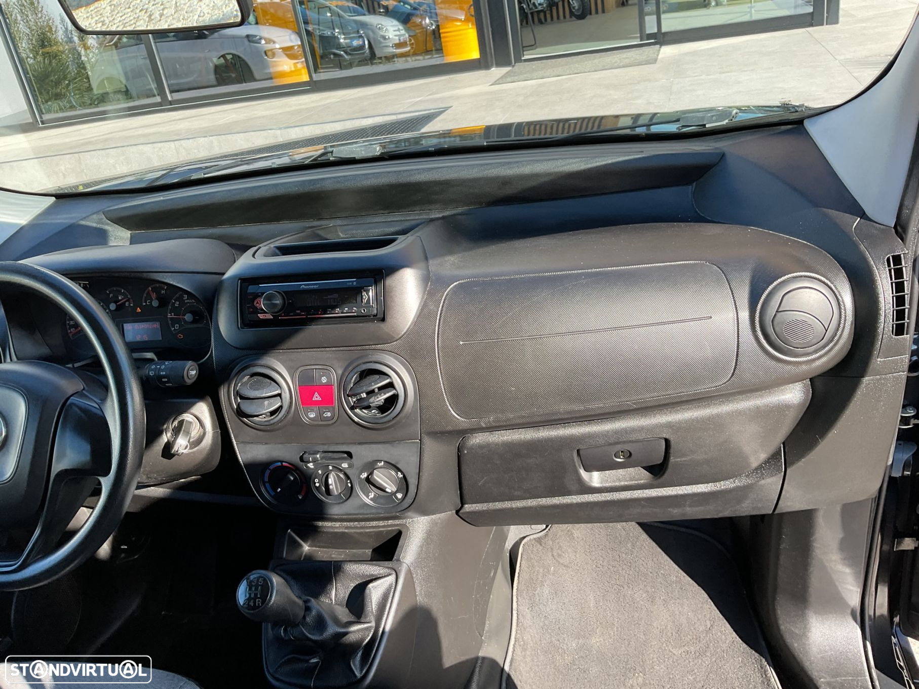 Fiat Fiorino 1.3 M-jet Adventure com 1GD - 29