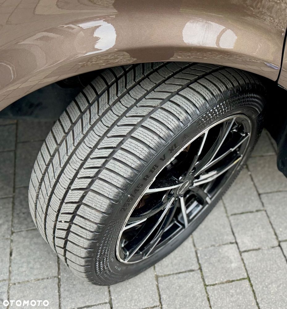 Volkswagen Multivan - 17