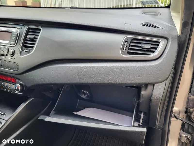 Kia Carens 1.6 GDI M - 34