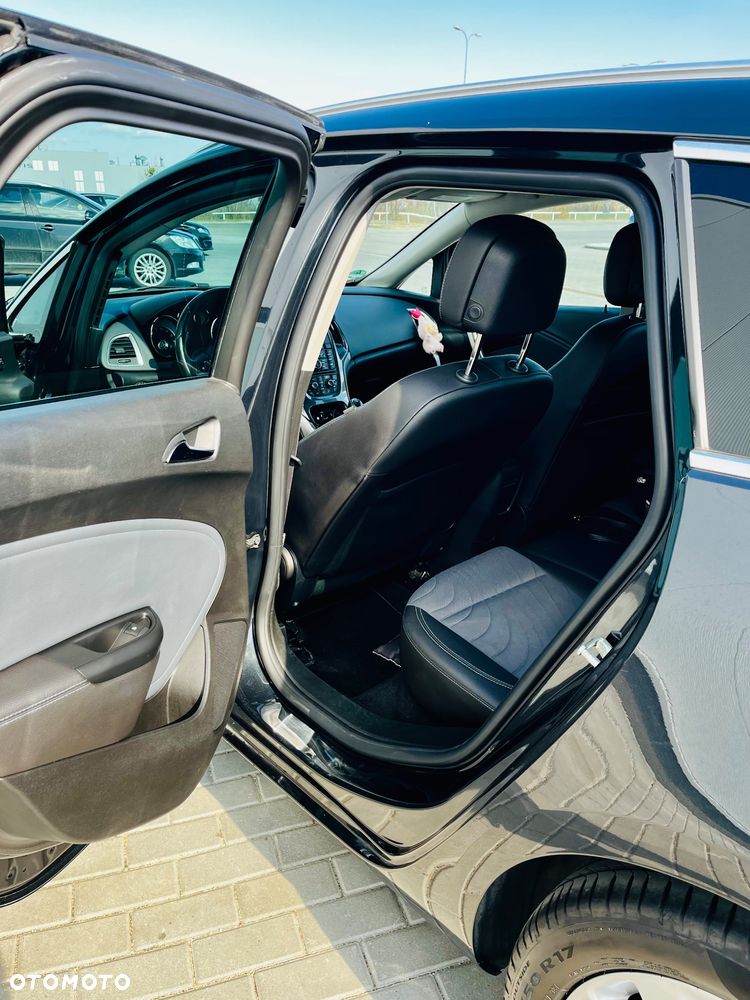 Opel Astra 1.6 SIDI Turbo ecoFLEX Start/Stop Innovation - 4