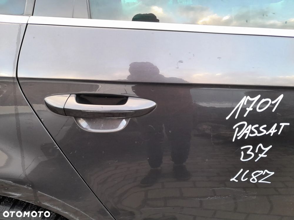 VW PASSAT B7 DRZWI PRAWE TYLNE PRAWY TYŁ KOMBI KOLOR: LC8Z - 2