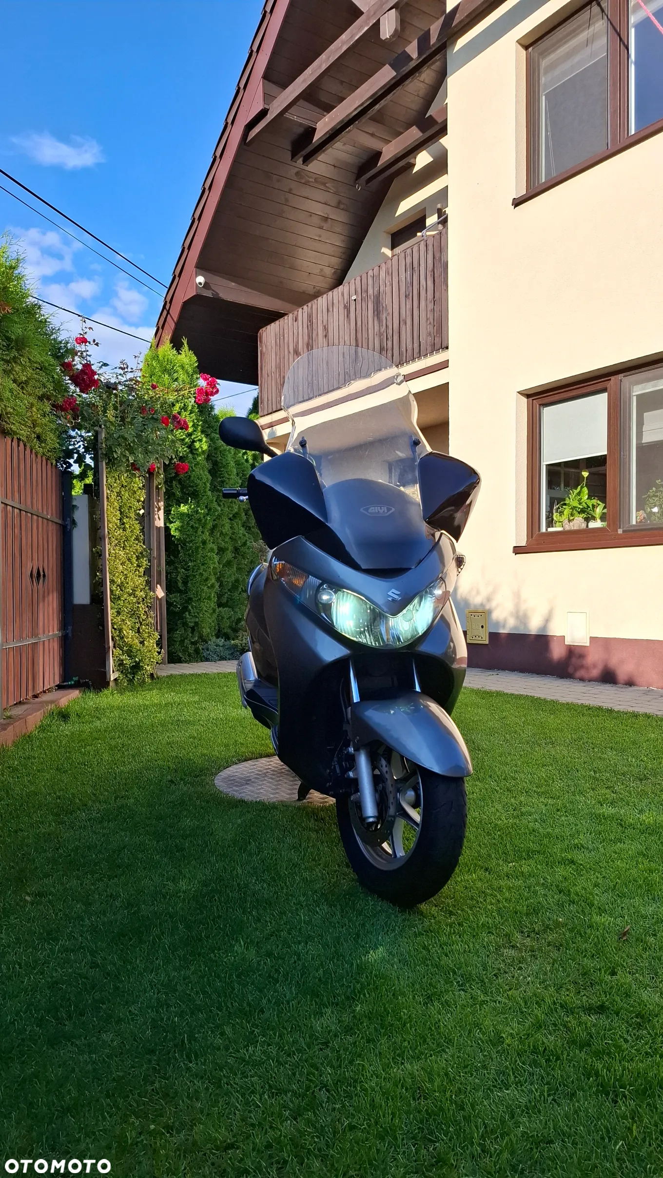 Suzuki Burgman - 10
