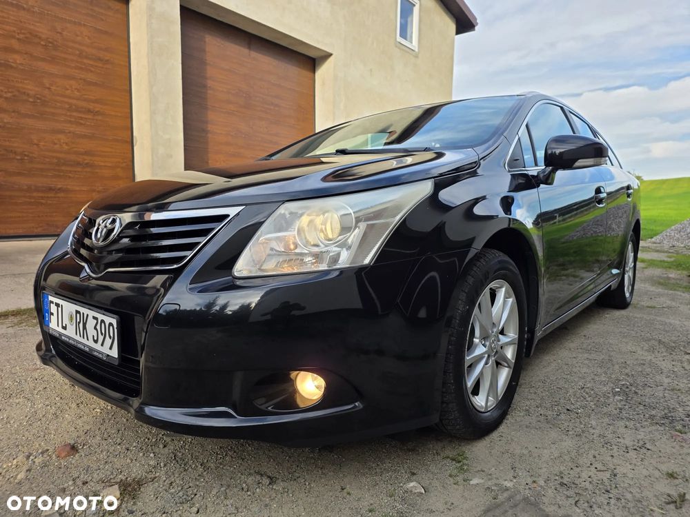 Toyota Avensis 2.0 D-4D Sol Premium - 2
