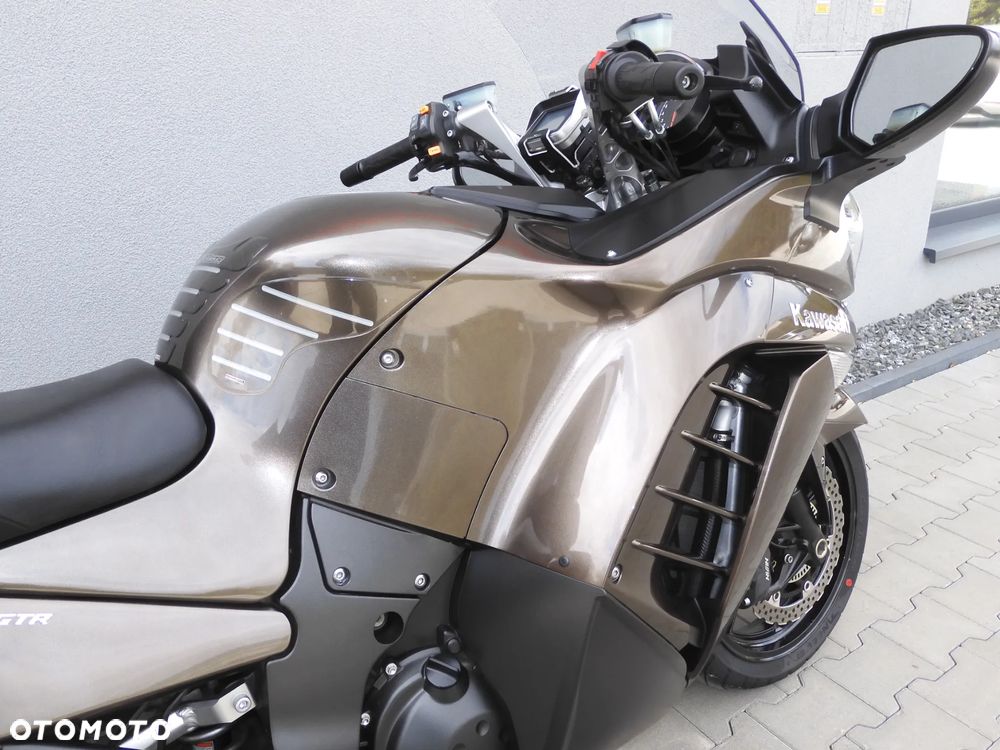 Kawasaki GTR - 28