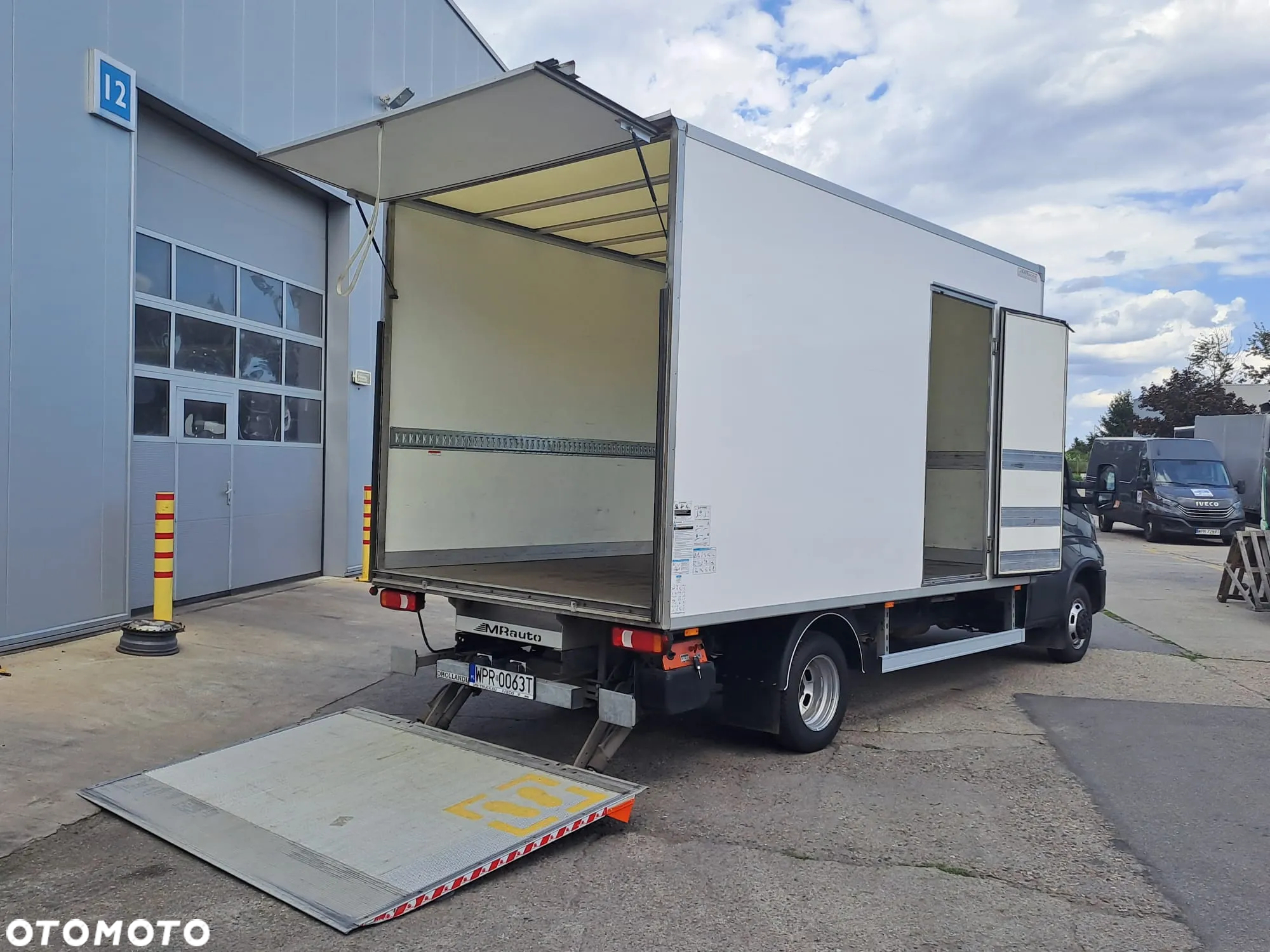 Iveco 50C18 BLIŹNIAK KONTENER Z WINDĄ 1000 kg SILNIK 3 LITRY LEDY !!! - 15