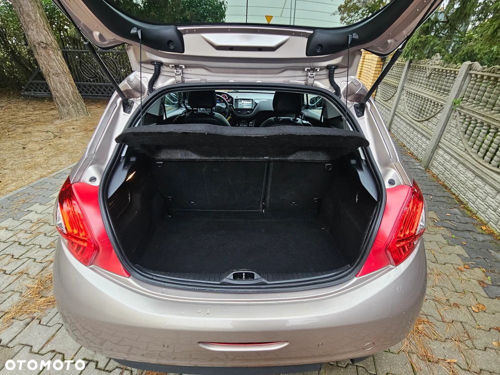 Peugeot 208 95 VTI Allure - 22