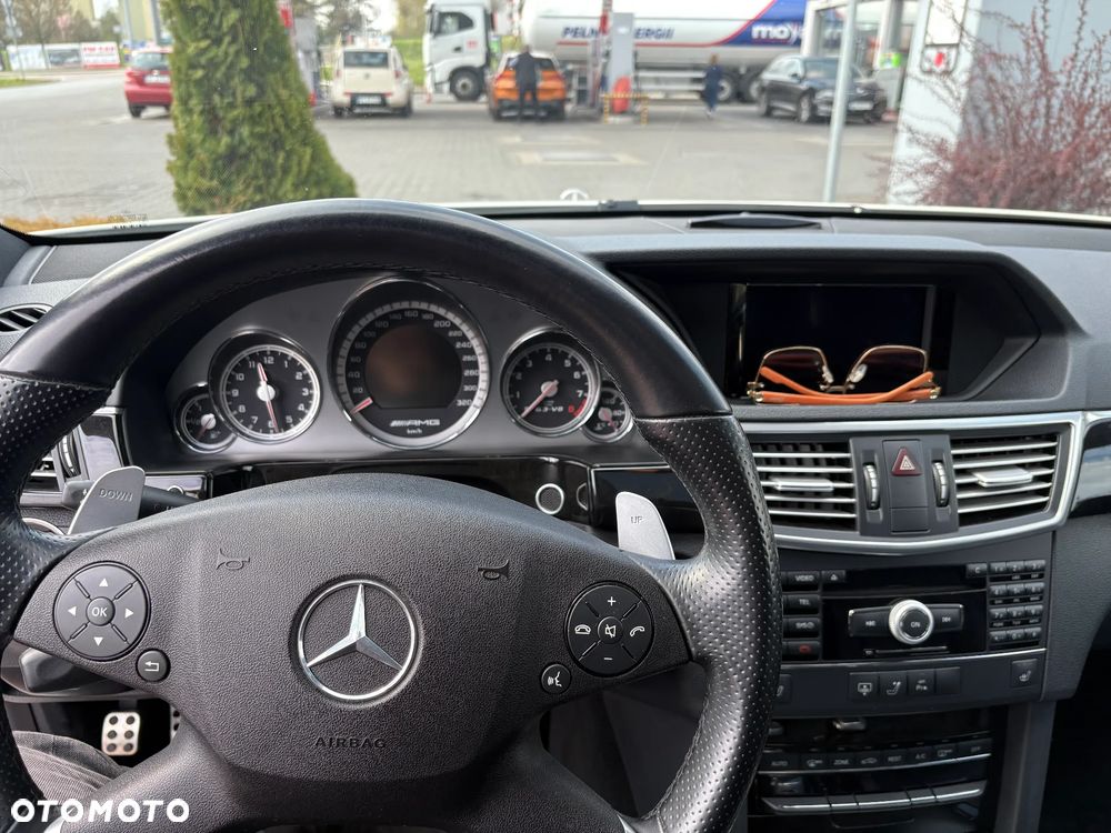 Mercedes-Benz Klasa E 63 AMG - 16