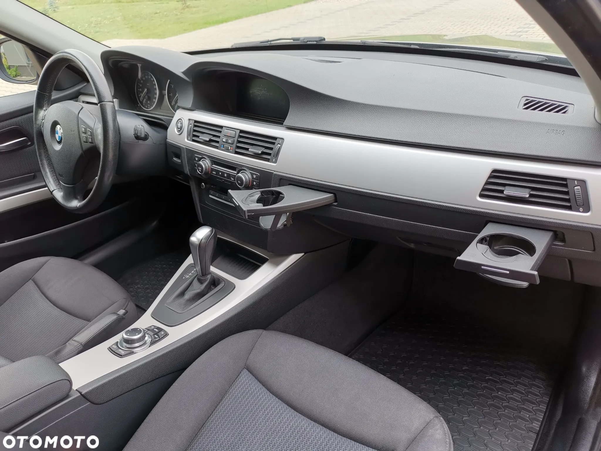 BMW Seria 3 320i Touring - 12