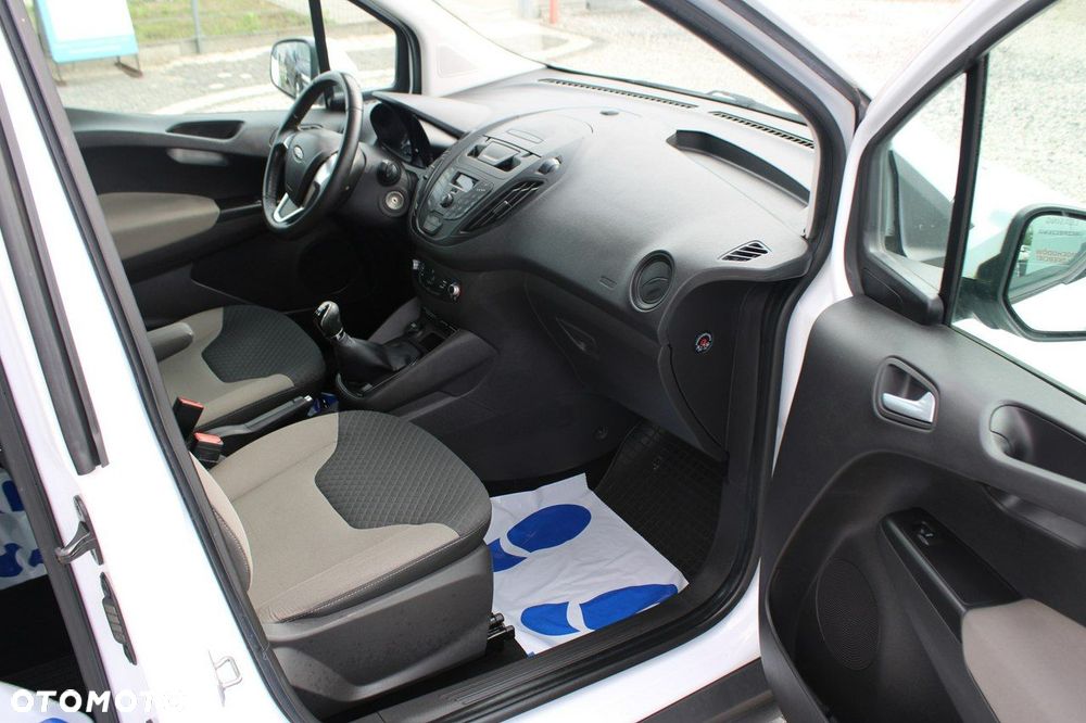 Ford Transit Courier - 24