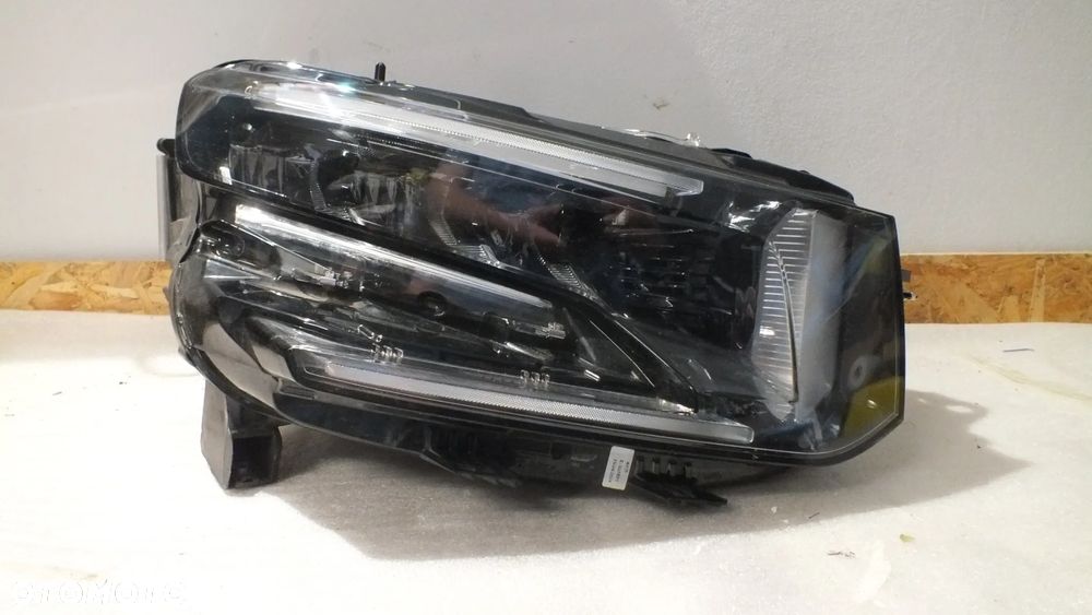 Lampa przednia prawa Citroen Berlingo IV Lift 9852932780 - 1