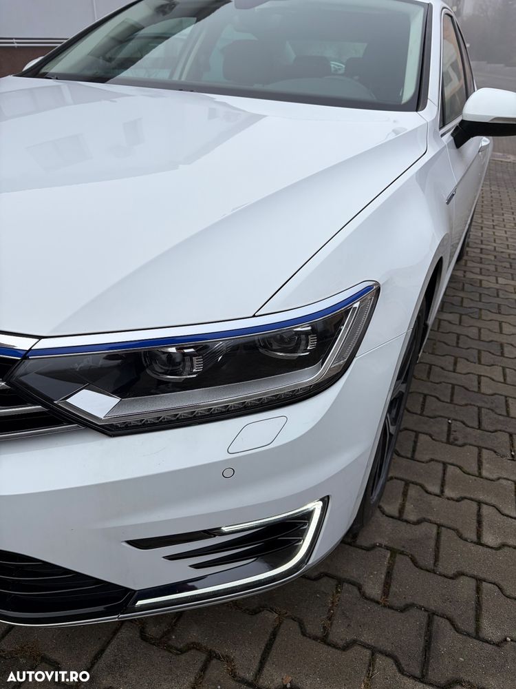 Volkswagen Passat - 14