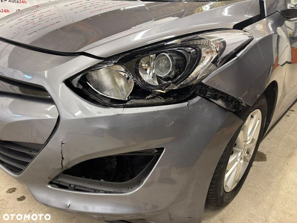 Hyundai i30 1.4 Trend - 12