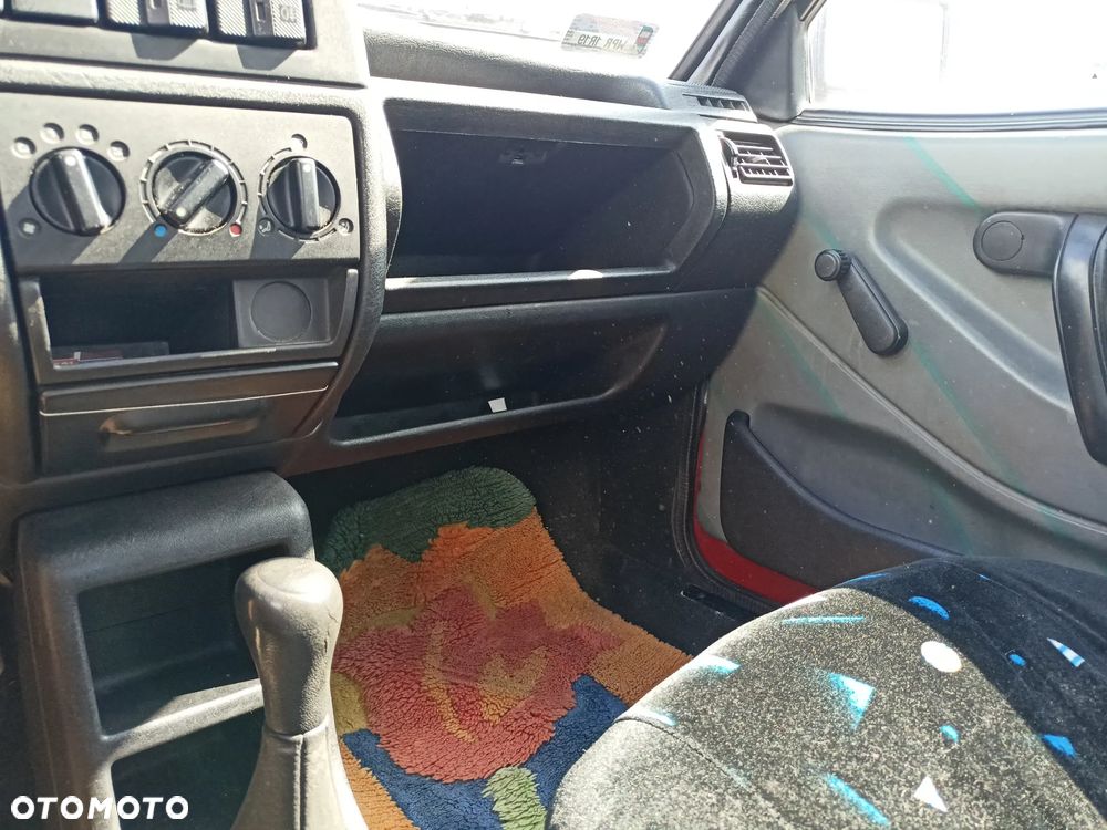 Volkswagen Polo - 11