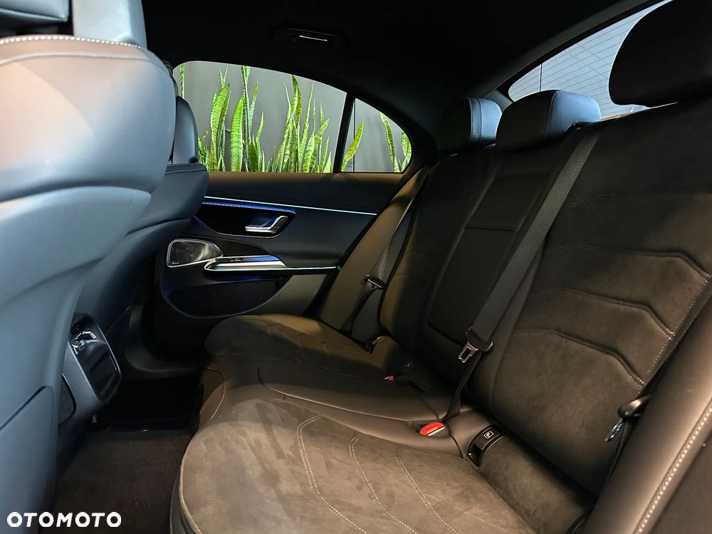 Mercedes-Benz Klasa E 220 d mHEV AMG 9G-Tronic - 14