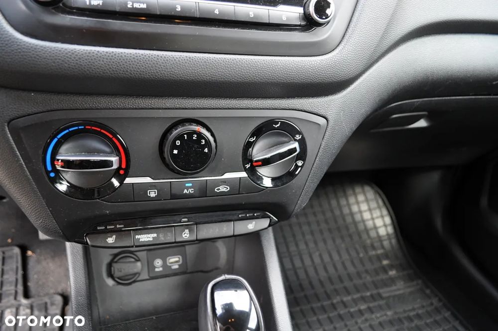 Hyundai i20 - 19
