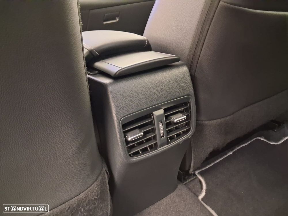 Toyota Corolla Touring Sports 1.8 Hybrid Comfort Plus - 34