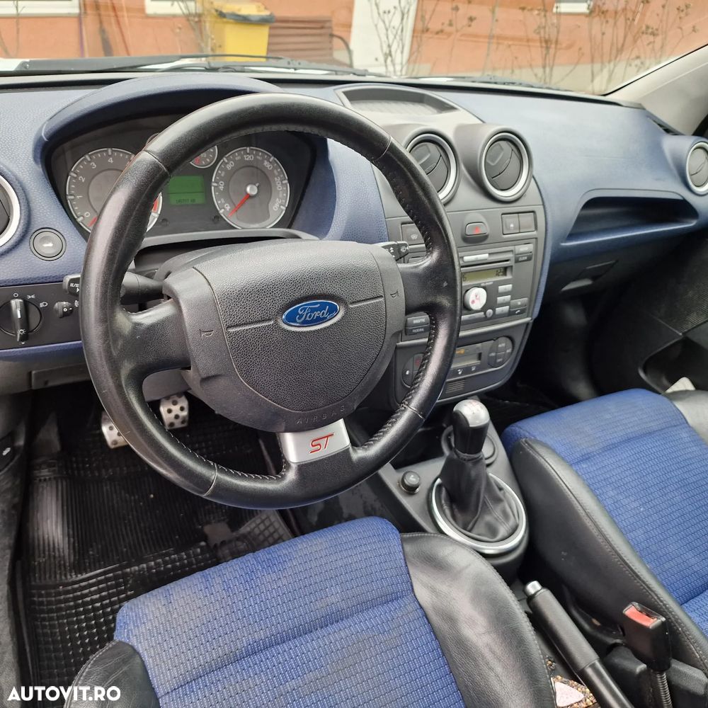Ford Fiesta 2.0i ST - 4