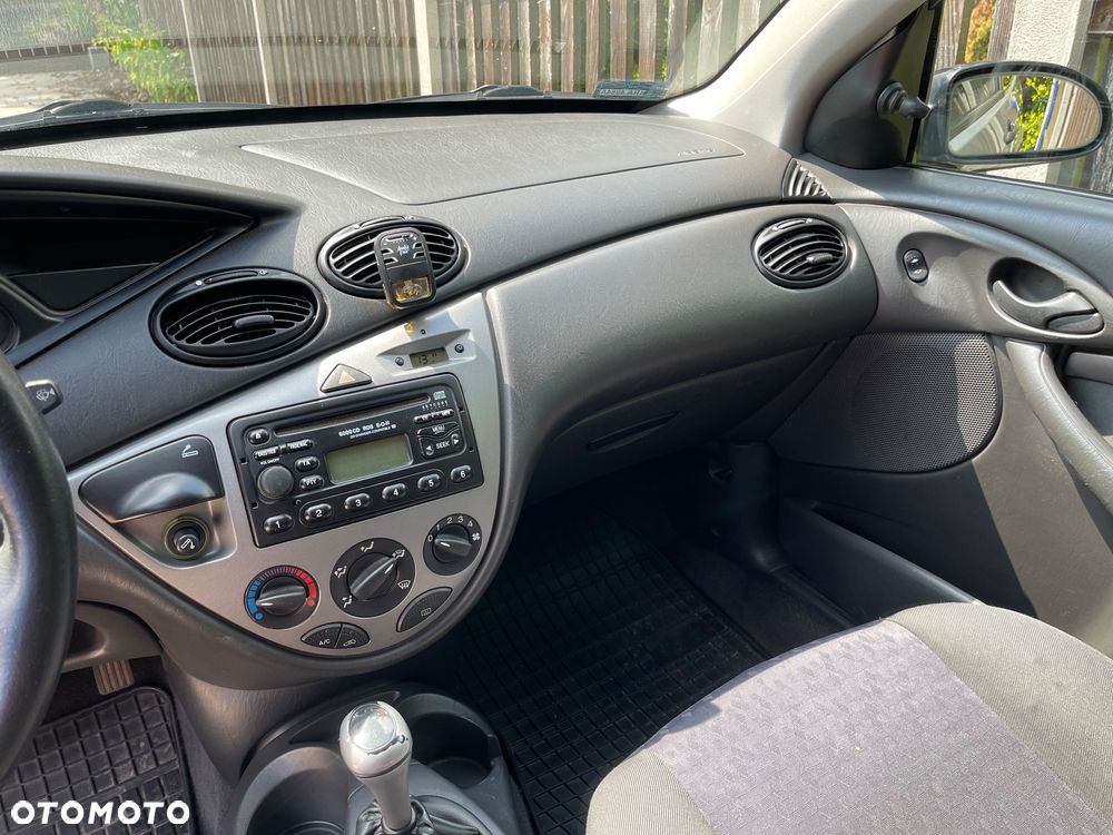 Ford Focus 1.6 Trend - 34