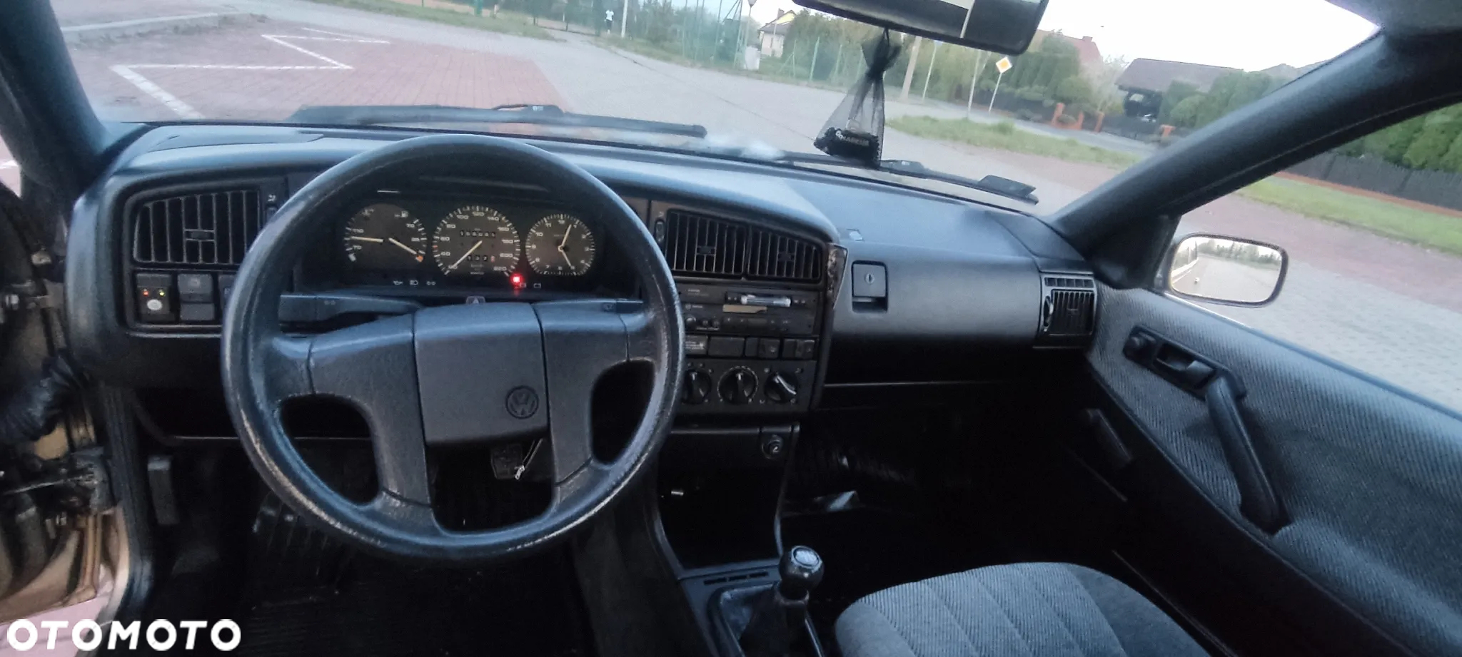 Volkswagen Passat 1.8 GL - 9