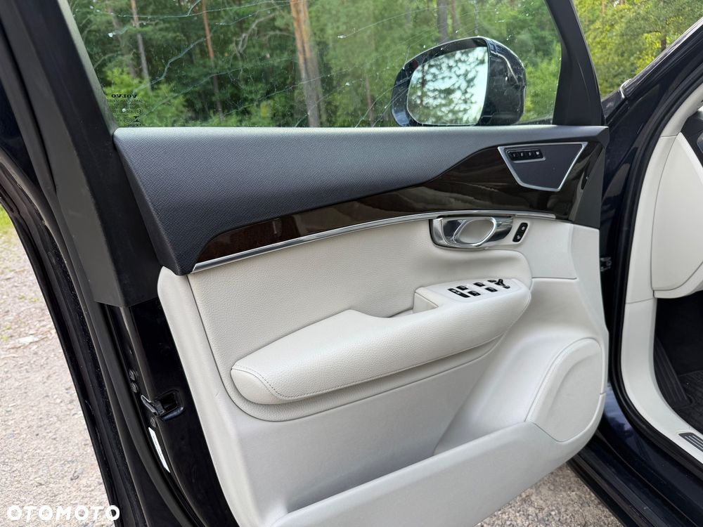 Volvo XC 90 - 12