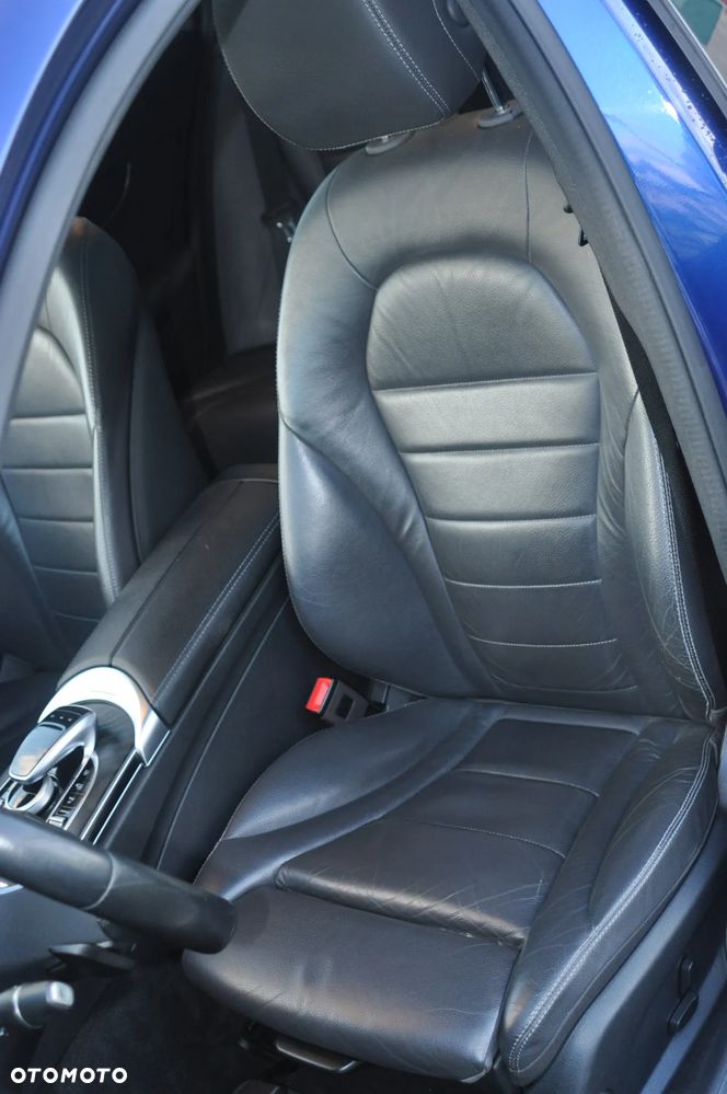 Mercedes-Benz Klasa C 220 d 4Matic 9G-TRONIC AMG Line - 6
