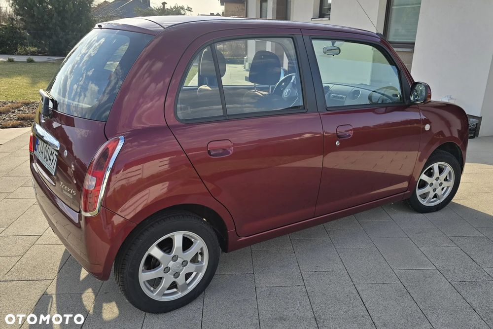 Daihatsu Trevis - 9