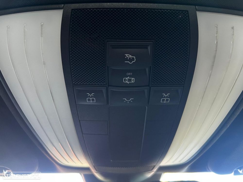 Mercedes-Benz E 250 BlueTEC Avantgarde Auto. - 37