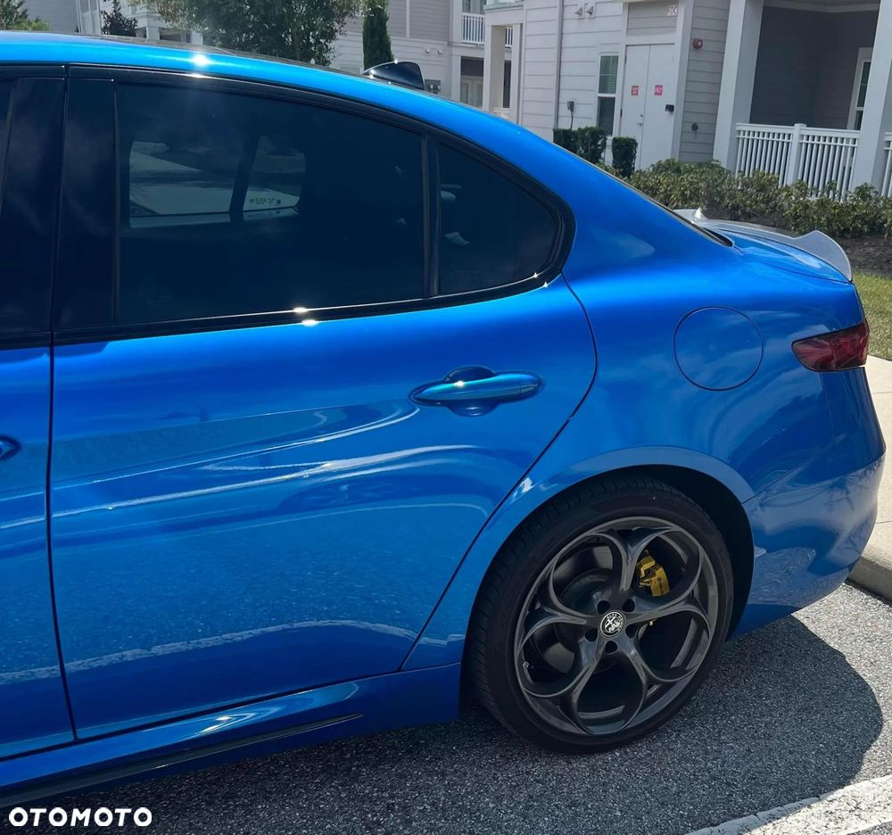 Alfa Romeo Giulia 2.0 Turbo 16V AT8-Q4 Veloce Ti - 10