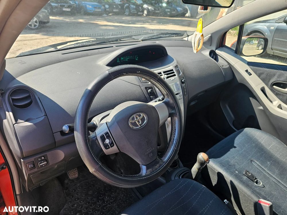 Toyota Yaris 1.3 Luna - 8