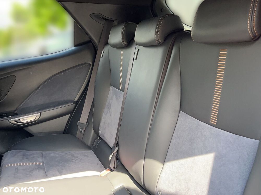 Lexus LBX 1.5 Hybrid Cool - 6