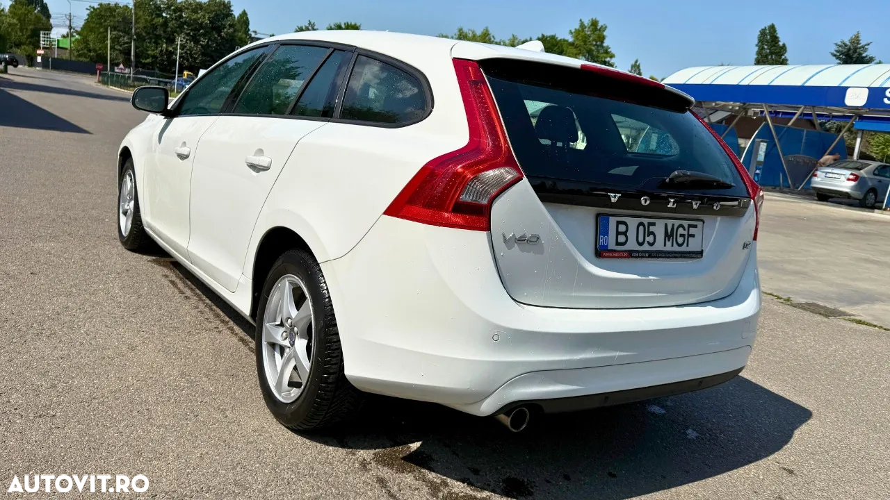 Volvo V60 D2 Basic - 10