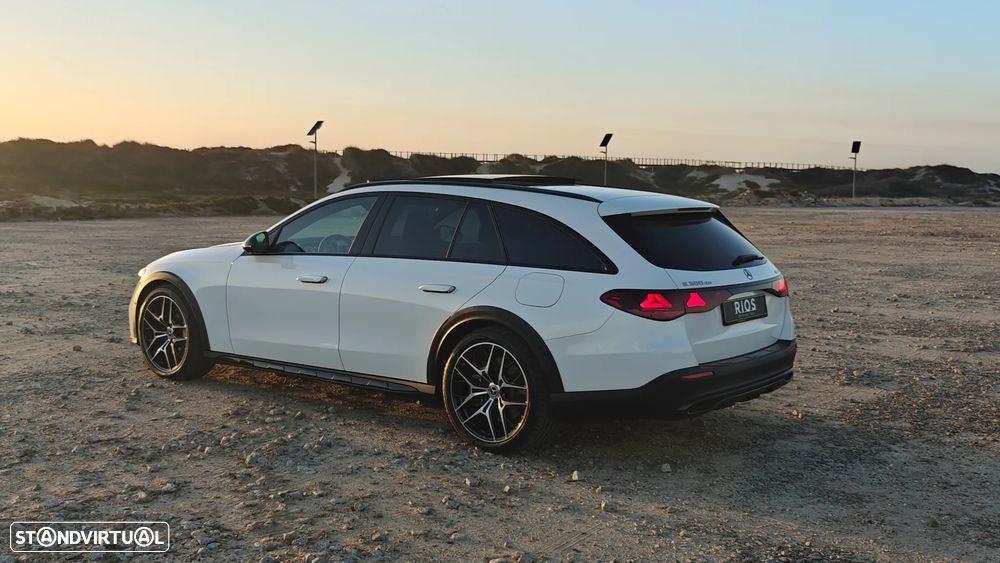 Mercedes-Benz E 300 de 4Matic All-Terrain - 24