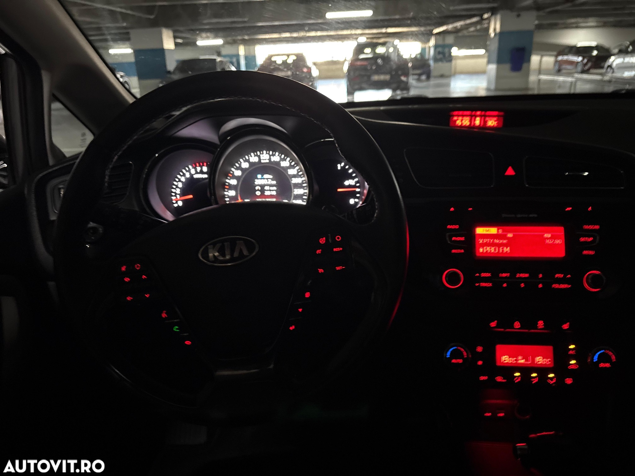 Kia Ceed 1.6 GDI DCT SW Vision - 12