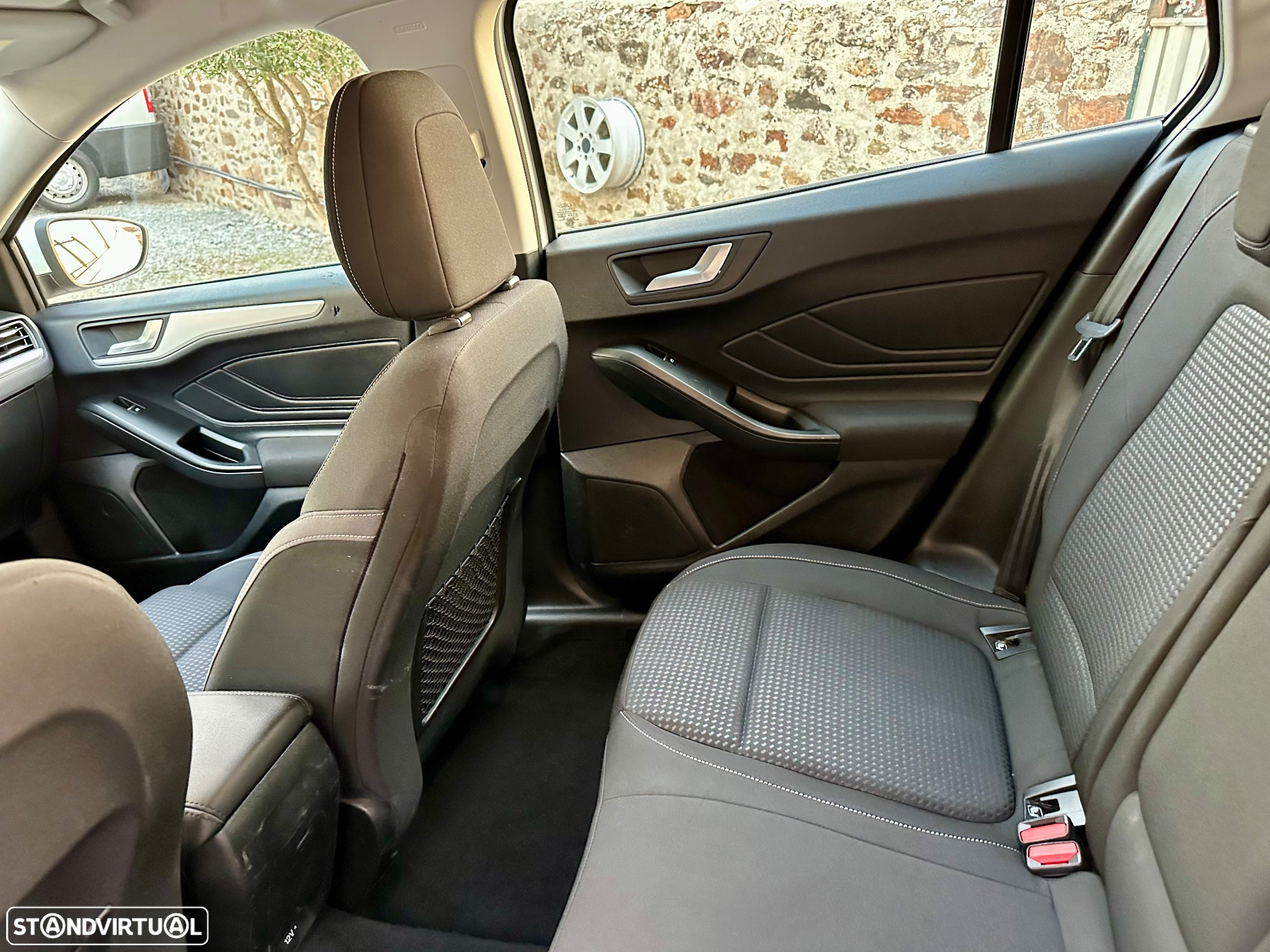 Ford Focus SW 1.5 EcoBlue S&S COOL&CONNECT DESIGN - 34