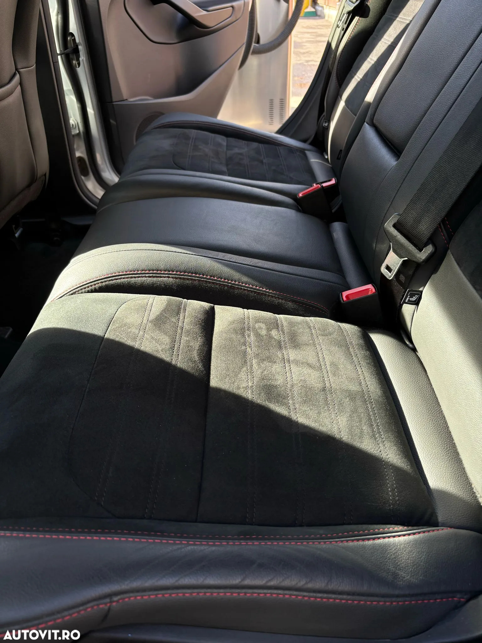 Ford Kuga 2.0 TDCi 4WD Powershift ST-Line - 20