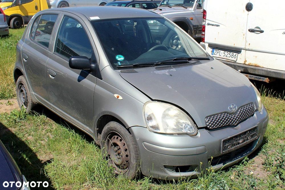 Toyota Yaris I 2003 1.3VVTI 2SZ-FE HB5D (MASKA, ZDERZAK, LAMPA, BŁOTNIK, DRZWI, SZYBA, FOTEL) - 2