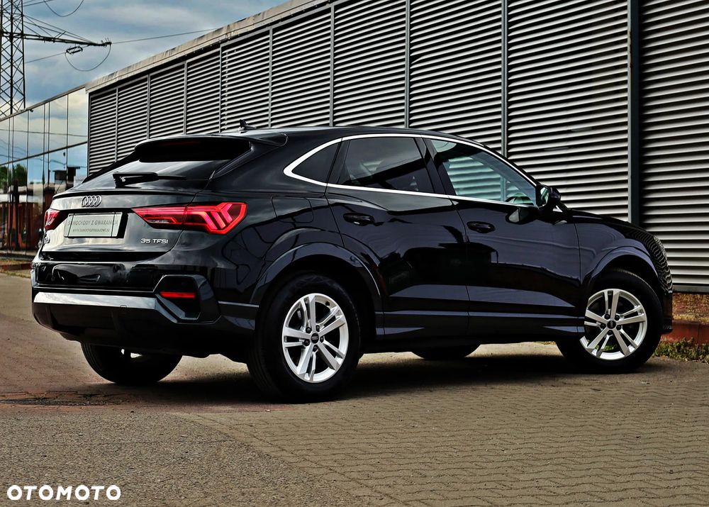 Audi Q3 Sportback - 12